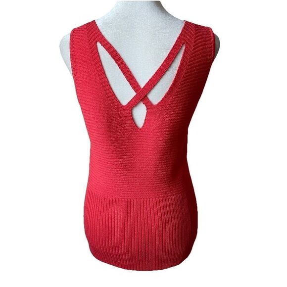 St. John Sport Marie Gray  Sleeveless Shell Knit Ribbed  Sweater Size P - Picture 1 of 3